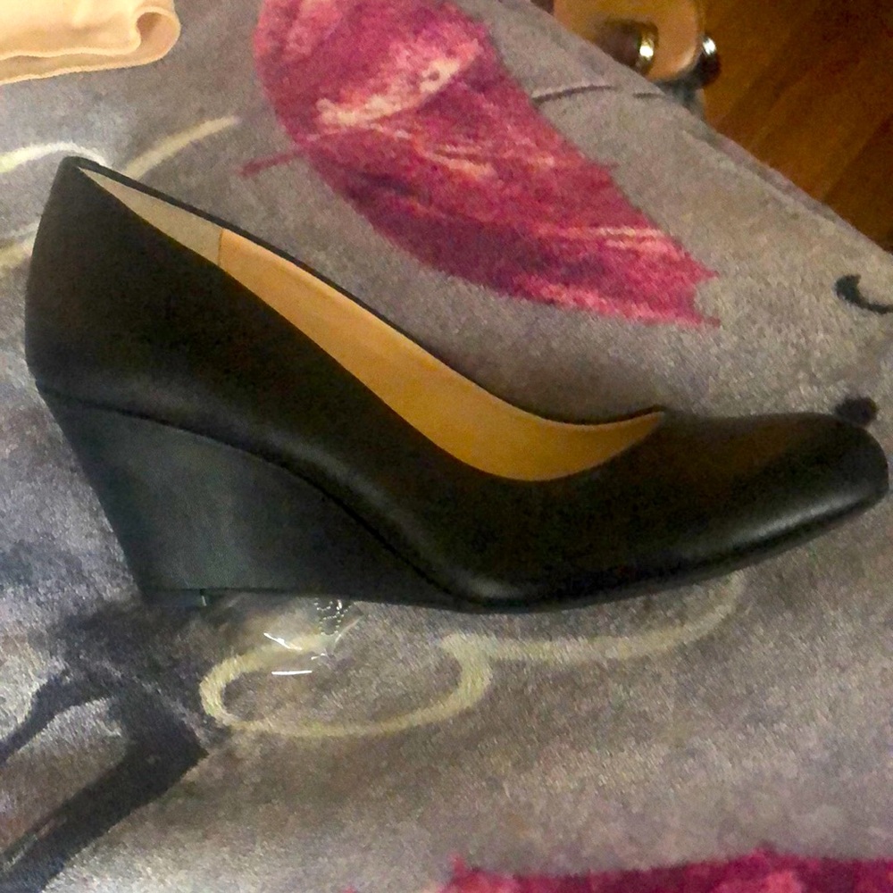 Size 8 color Black